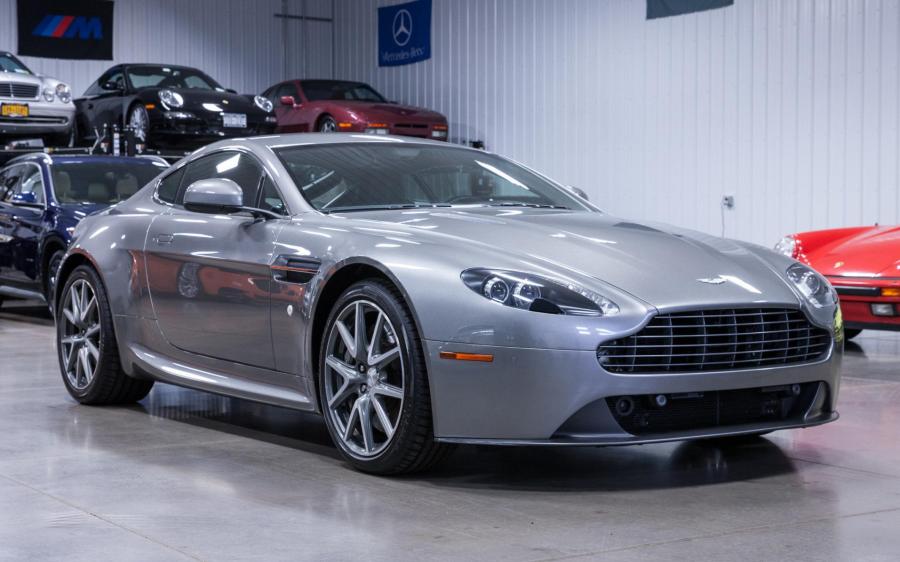 Aston Martin V8 Vantage '2012